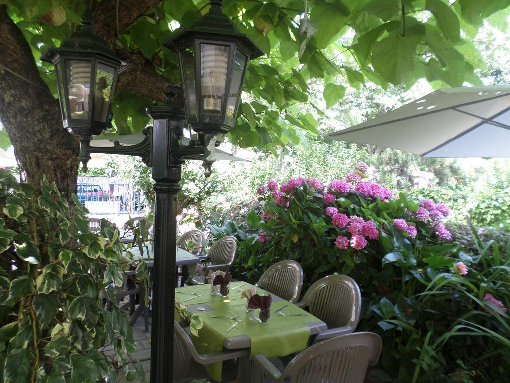 Appart'Hotel Les Tilleuls Saint-Macaire Exterior foto